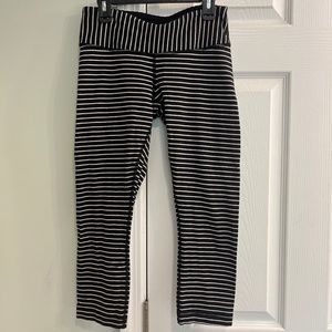 Lululemon leggings, great condition, size 6/8, tags fell off after wearing twice